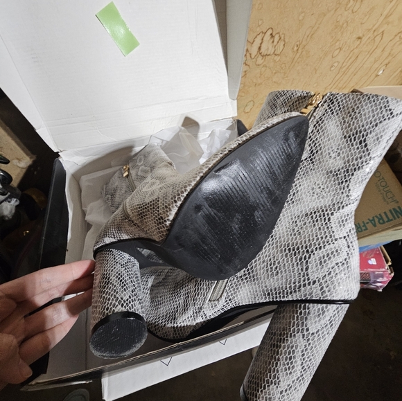 Snake print boots - Picture 5 of 8